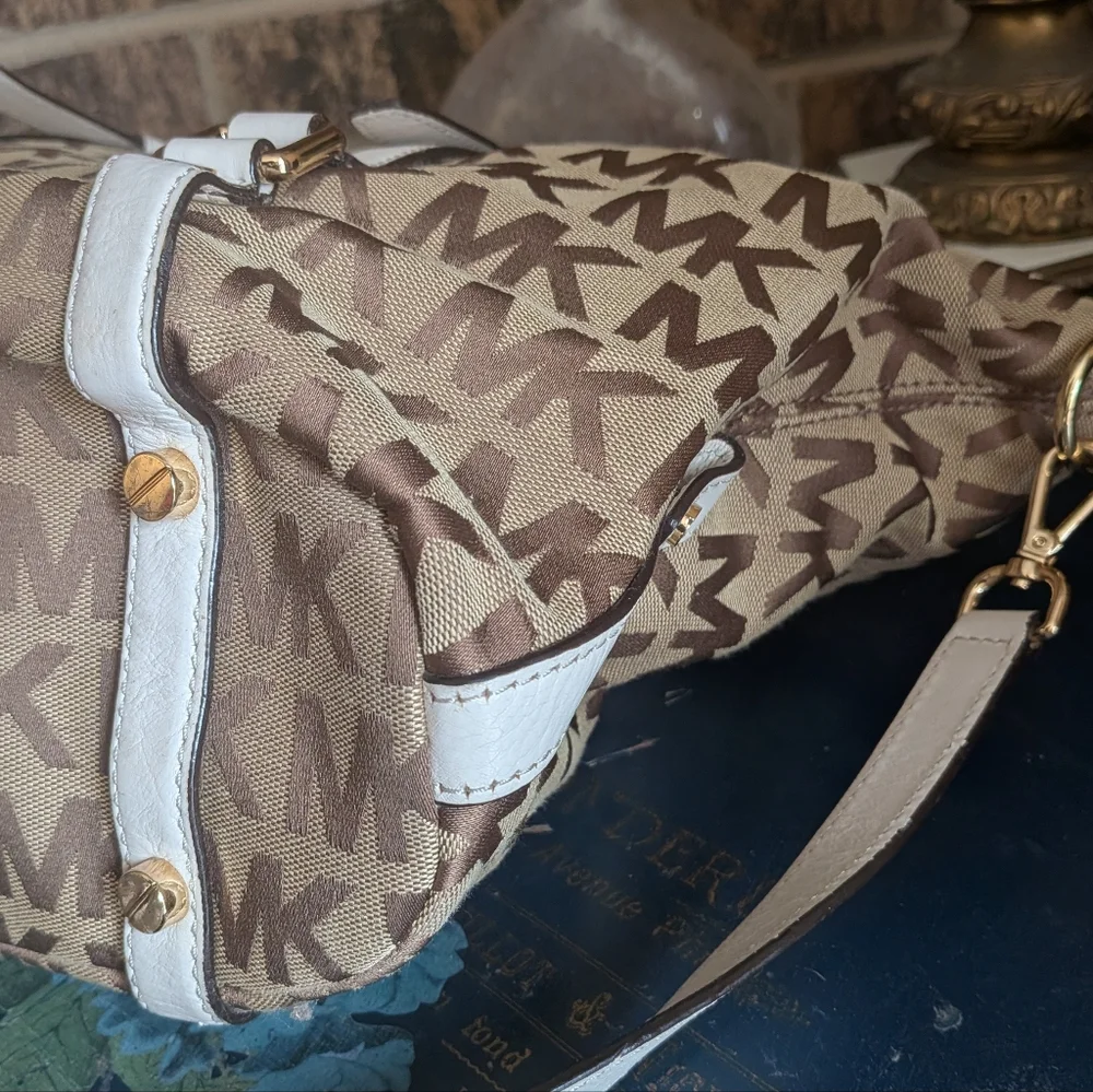 Michael Kors Bedford Signature Satchel Tan Monogram/White trim
